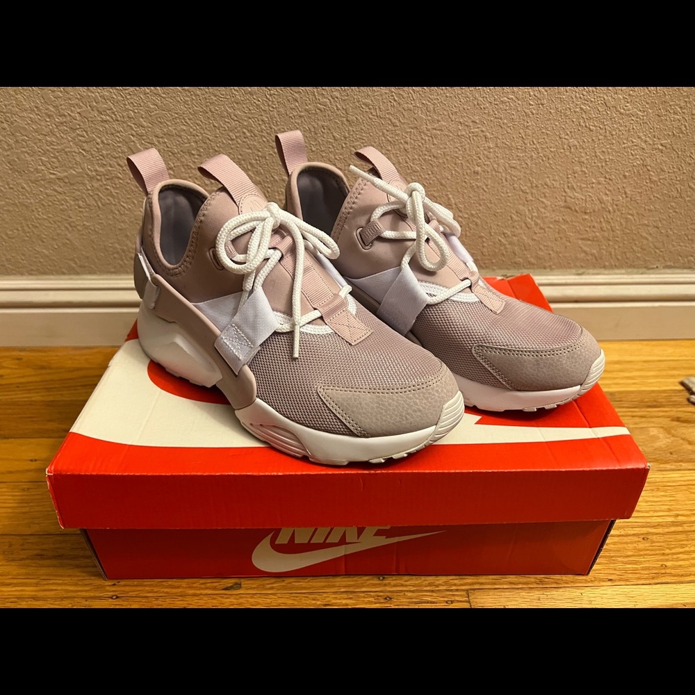 ‼️WORN ONCE‼️ Nike Airmax Huarache City Low